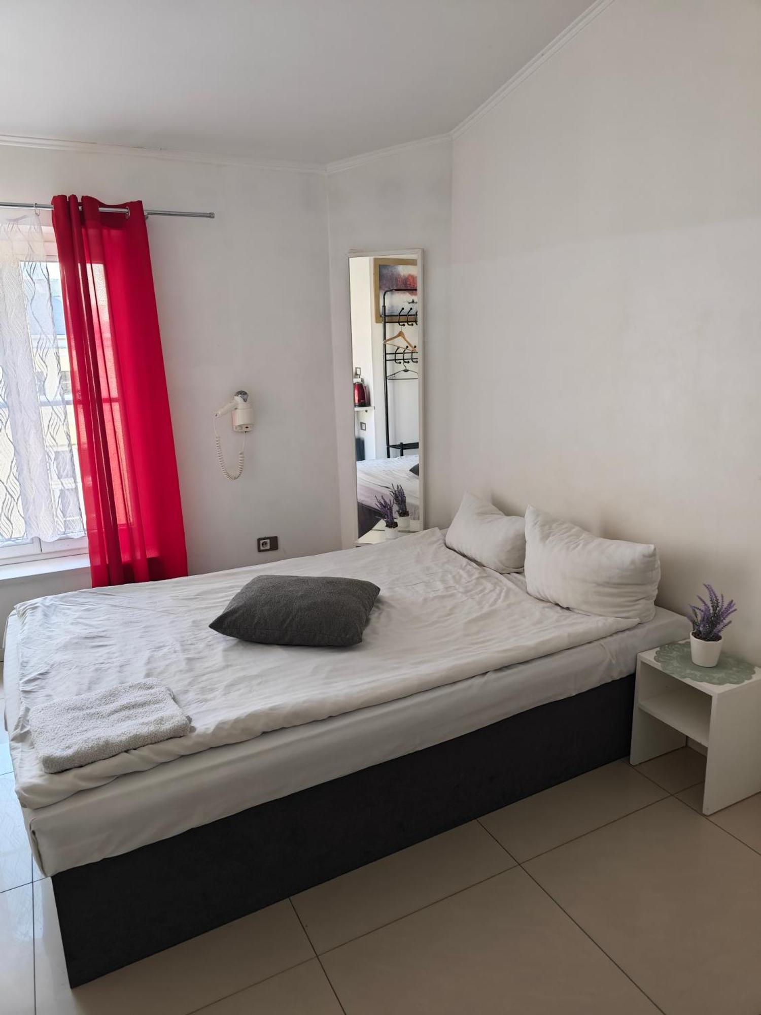 Apartamenty Wilcza - City Center Варшава Стая снимка